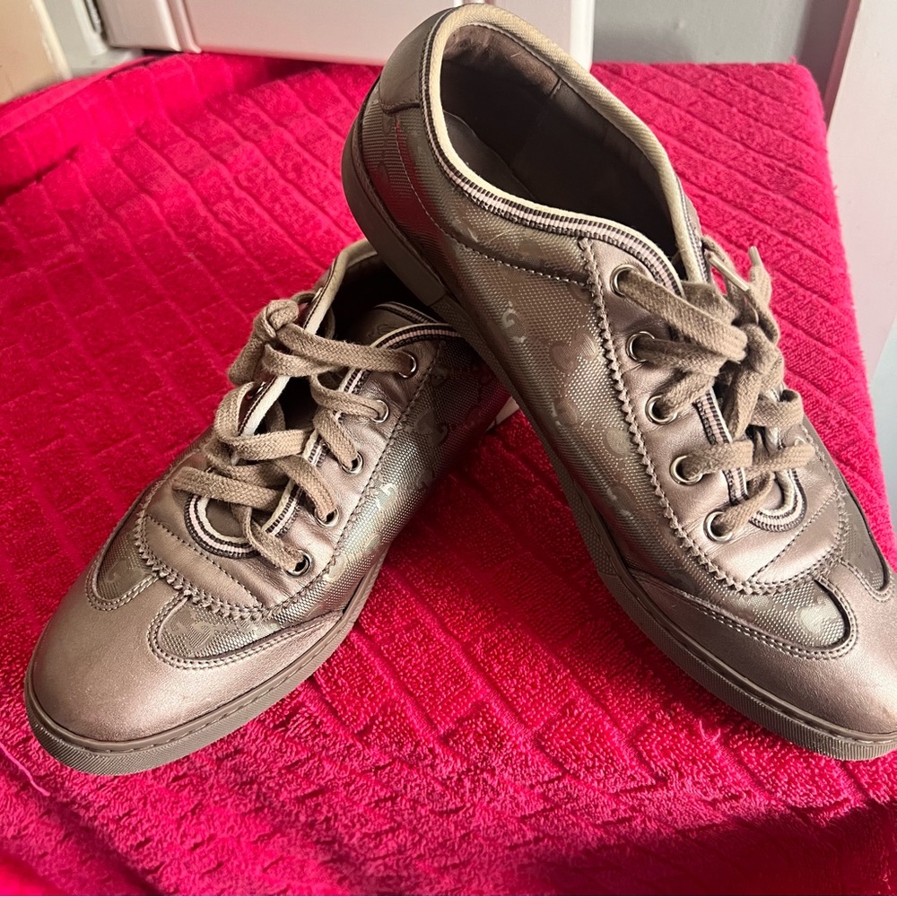 Gucci sneakers 👟